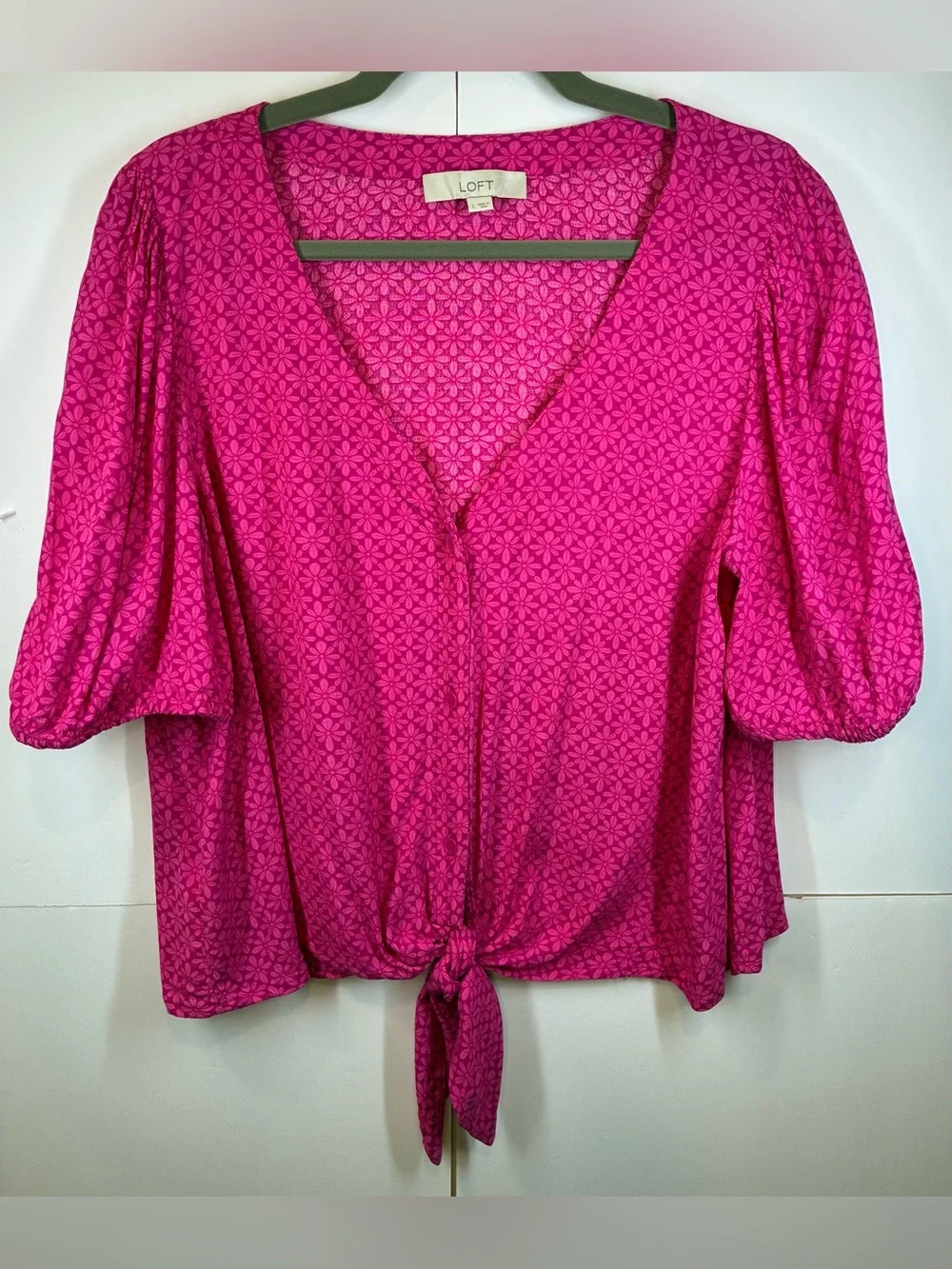 LOFT Pink Floral Print Tie Front Blouse V-Neck Puff Sleeve Size Large
